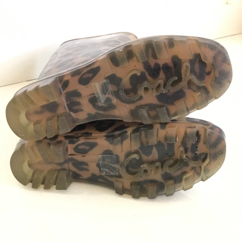 Coach upper slip calf